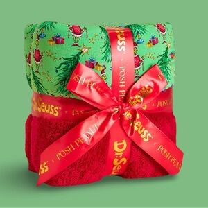 Posh Peanut x Dr. Smirky Grinch Grinchmas Luxe Plush Patoo
Blanket NWT